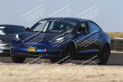 media/Nov-08-2025-Speed Ventures (Sat) [[1c7a6332f5]]/TC B/Session 3 (Turn 1)/